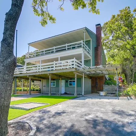 Bayfront Home With Deck - 4 Mi To Downtown Plymouth!